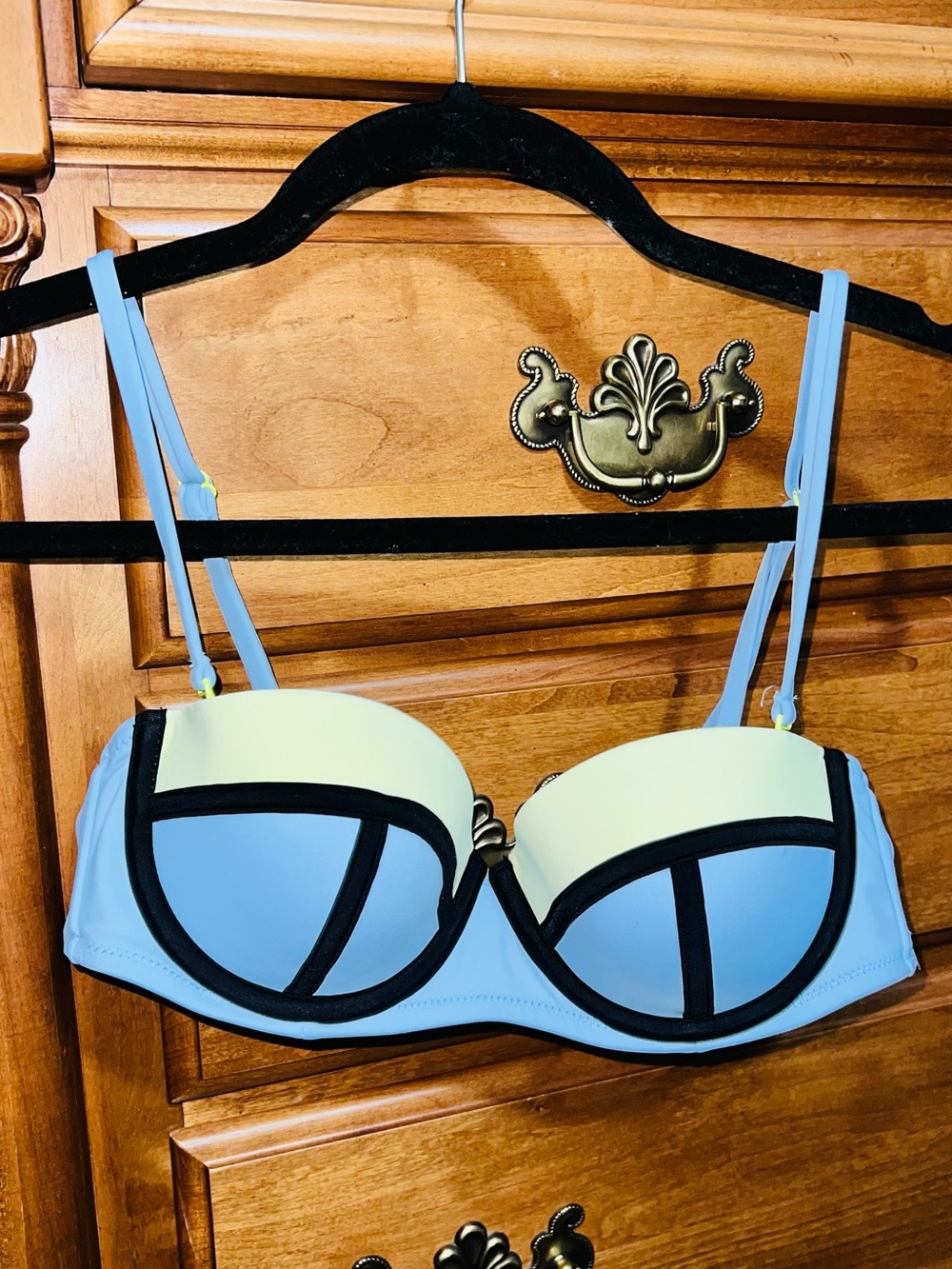 Victoria's Secret Light Blue and Pale Yellow Colorblock Underwire Bikini Top